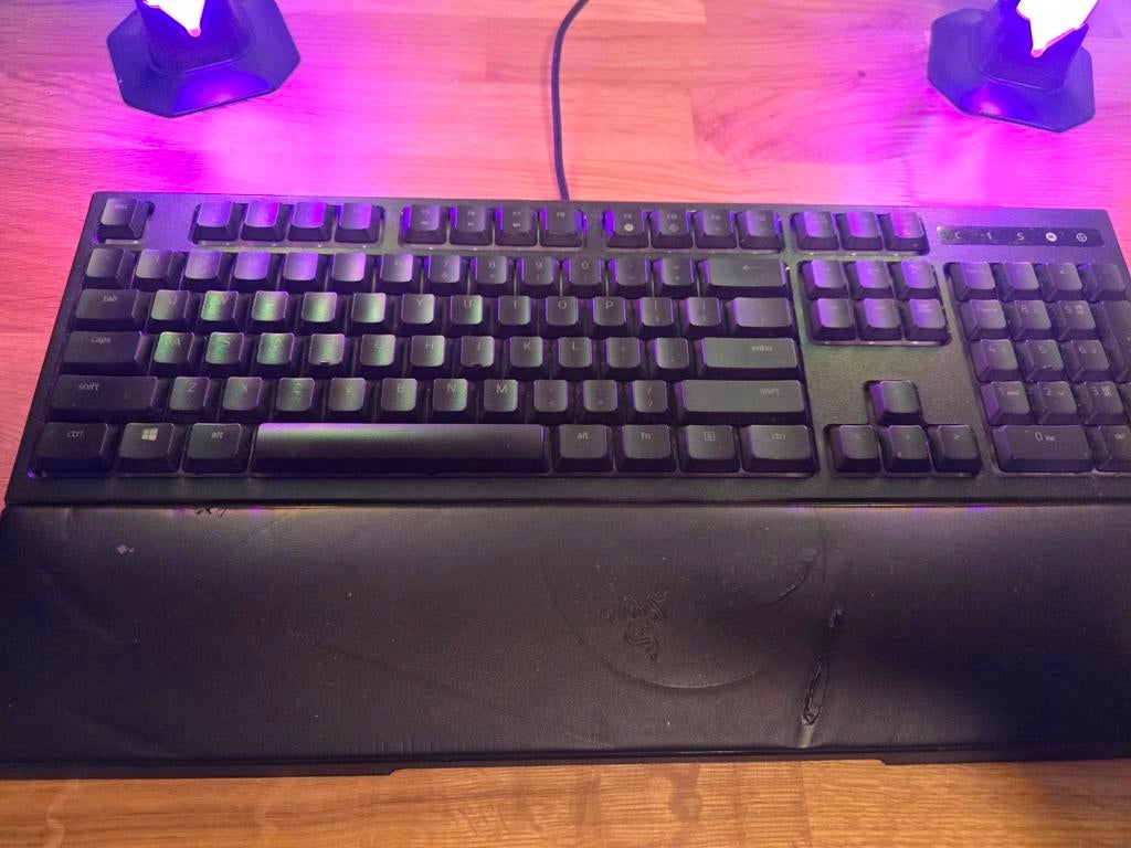 Razer Gaming Bundle: Toetsenbord + XXL Smart LED Strip + RGB, Ophalen of Verzenden, Zo goed als nieuw, Gaming toetsenbord