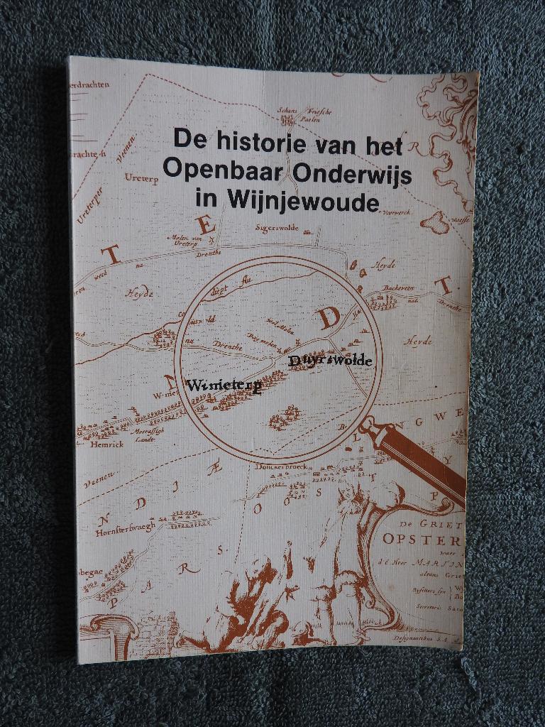 De historie van het Openbaar Onderwijs in Wijnjewoude, Boeken, Ophalen of Verzenden, Zo goed als nieuw