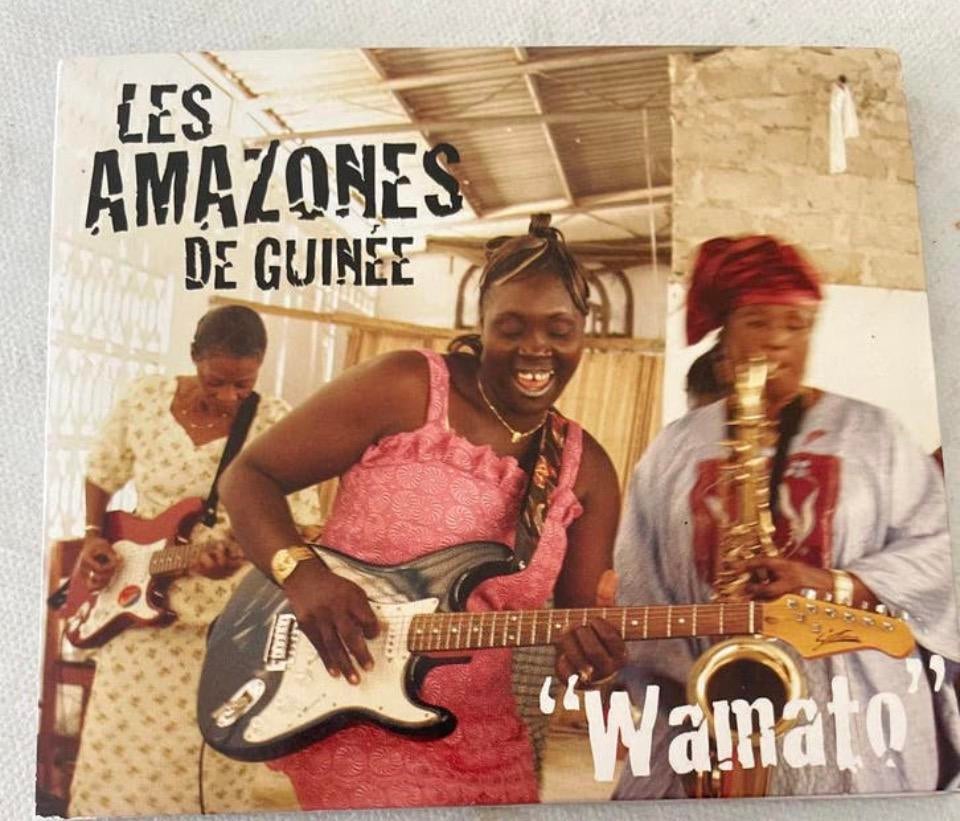 CD Les Amazones de guinee Wamato, Ophalen of Verzenden, Zo goed als nieuw