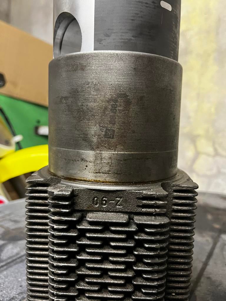 2 cilinder sets deutz 913 motor nieuw orgineel deutz, Ophalen of Verzenden, Nieuw