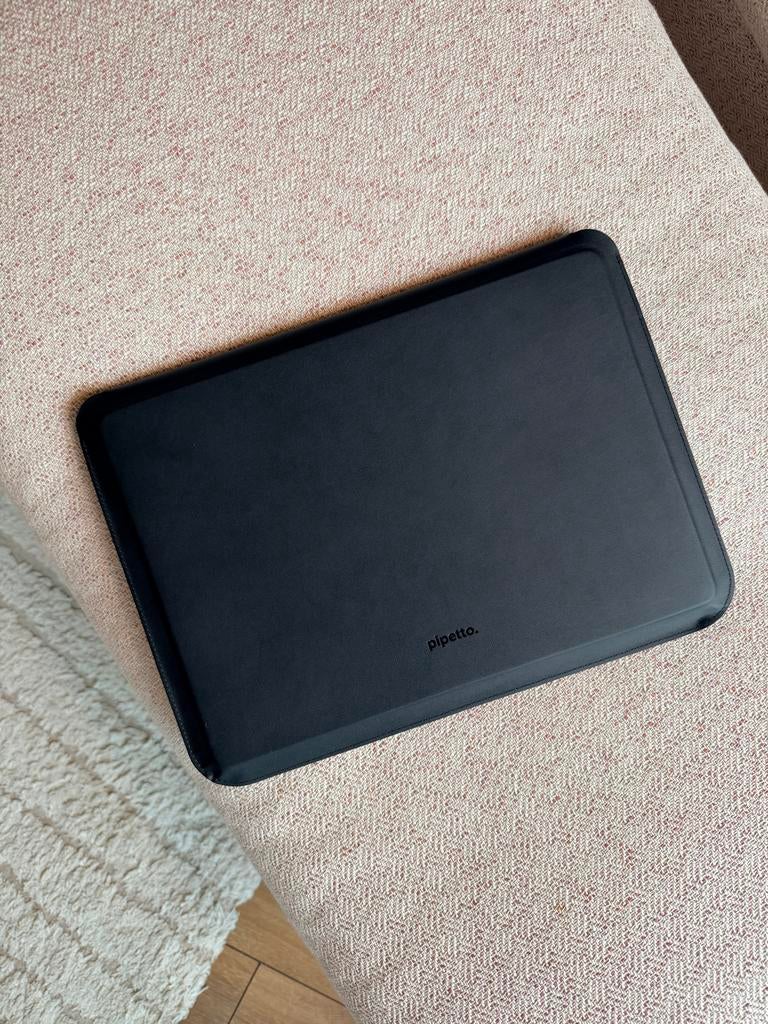 Pipetto Ultra Slim Sleeve hoes - MacBook 13"/14" - Zwart, Computers en Software, Laptophoezen, Ophalen, 14 inch, Zo goed als nieuw