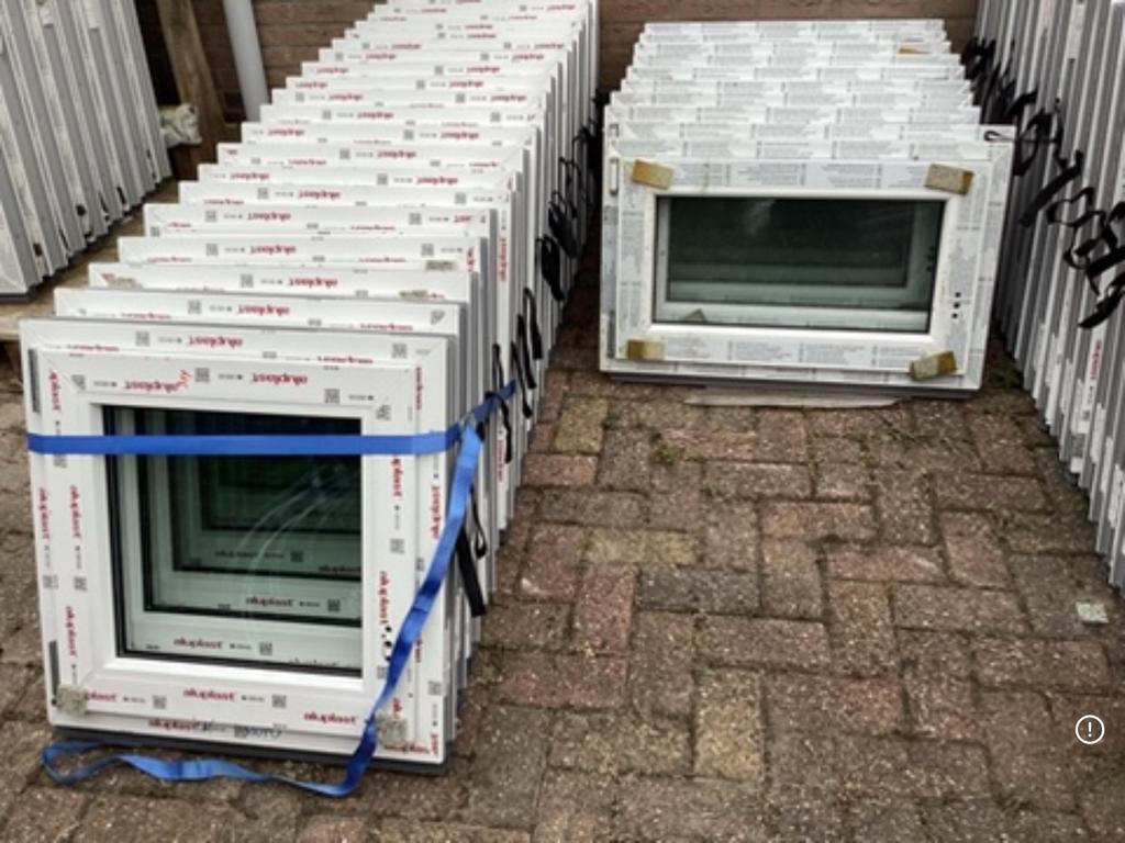 Kunststof kozijnen 60 x 60. Draai kiep raam. Kozijn. Raam, Ophalen, Nieuw