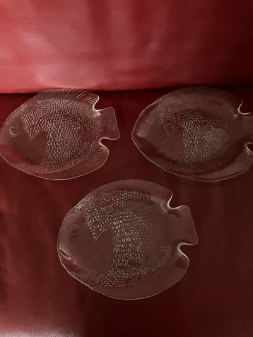 Vintage Arcoroc glazen visschalen beschikbaar voor biedingen