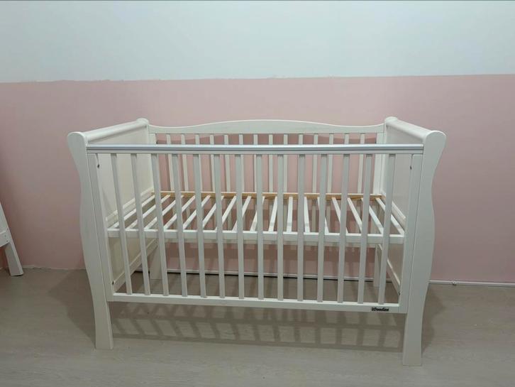Woodies nooble wit vintage ledikant, Kinderen en Baby's, Babywiegjes en Ledikanten, Zo goed als nieuw, Ledikant, Ophalen