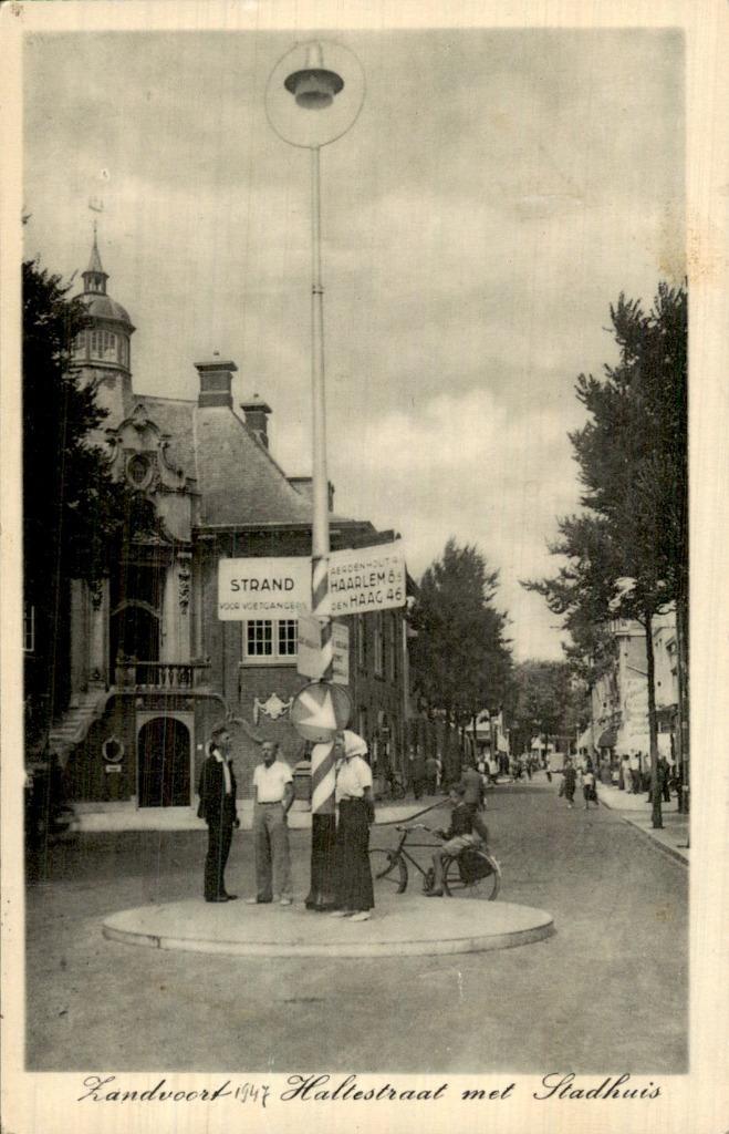 Zandvoort - Haltestraat Stadhuis, Verzamelen, Ansichtkaarten | Nederland, Gelopen, Noord-Holland, 1940 tot 1960, Ophalen of Verzenden