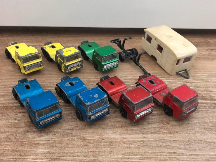 Majorette 7x Bernard, kano-aanhanger, Digue Baronette GT oud, Hobby en Vrije tijd, Modelauto's | Overige schalen, Gebruikt, Bus of Vrachtwagen