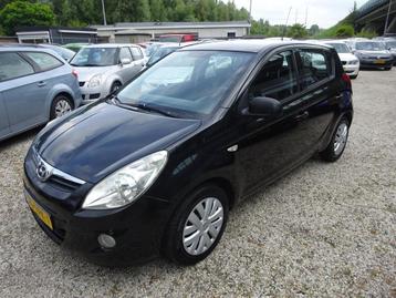 Hyundai I20 1.2i airco cruise control beschikbaar voor biedingen