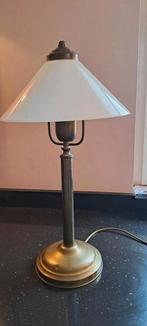 tafellamp met messing poot en melkglas kap, Ophalen, Gebruikt, Minder dan 50 cm