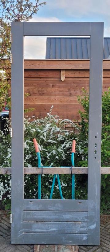Nieuwe hardhouten buitendeur met 3-puntssluiting  beschikbaar voor biedingen