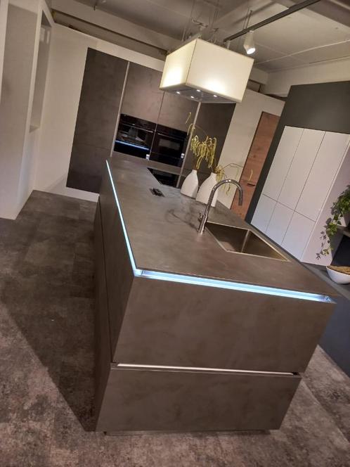 Showroom Keuken, Huis en Inrichting, Keuken | Complete keukens, Nieuw, Overige typen, Overige kleuren, Kunststof, Greeploos, Met kookeiland