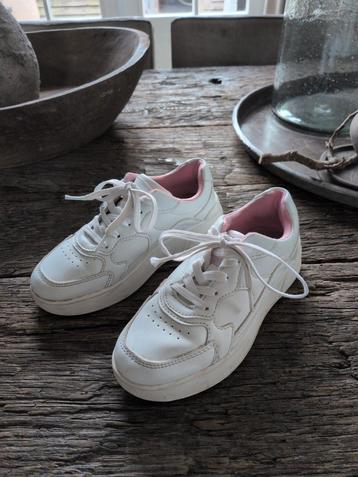 z.g.a.n. Esprit sneakers meisjes maat 32 beschikbaar voor biedingen
