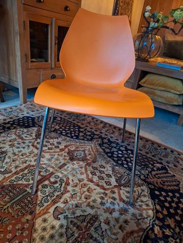 Oranje Design Stoel beschikbaar voor biedingen