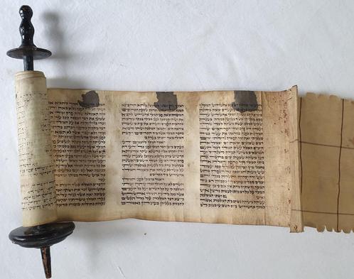 antieke Estherrol, van perkament en zijde, op houten spindel, Antiek en Kunst, Antiek | Religie, Verzenden