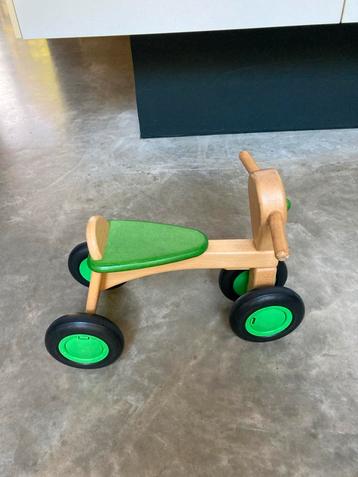 Van Dijk Houten Loopfietsje beschikbaar voor biedingen