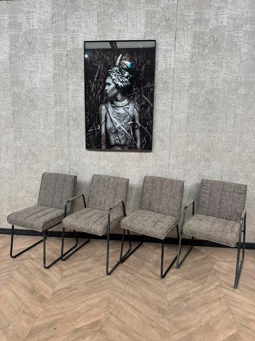 Goedkoop setje van 4 grijze eetkamerstoelen Santo *nieuw, Huis en Inrichting, Stoelen, Nieuw, Vier, Grijs, Ophalen of Verzenden