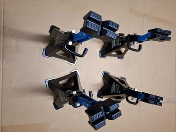 assteunen set 4 stuks 3 T. beschikbaar voor biedingen