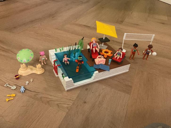 Playmobil zomerset – Zwembad, Beachvolleybal & Zandkasteel, Kinderen en Baby's, Speelgoed | Playmobil, Gebruikt, Complete set