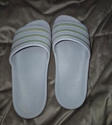 Adidas Slippers Grijs - maat 39 beschikbaar voor biedingen