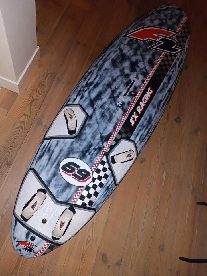 Freeride/freerace/slalom 111 ltr F2 SX erg weinig gebruikt!, Watersport en Boten, Windsurfen, Zo goed als nieuw, Plank, Minder dan 250 cm