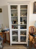 Witte kast met glazen deuren, Huis en Inrichting, Kasten | Vitrinekasten, Ophalen, Kunststof, 50 tot 100 cm, Zo goed als nieuw
