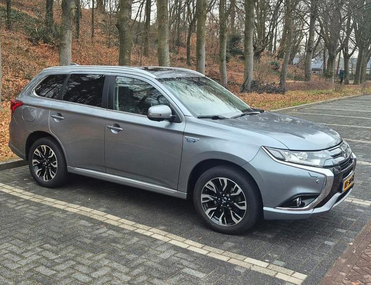 Mitsubishi outlander 2.0 phev Instyle 2015. 144.000km, Auto's, Mitsubishi, Ophalen