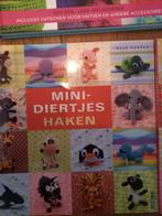 Minidiertjes haken - Maja Hansen, Patroon of Boek, Ophalen of Verzenden, Zo goed als nieuw, Haken