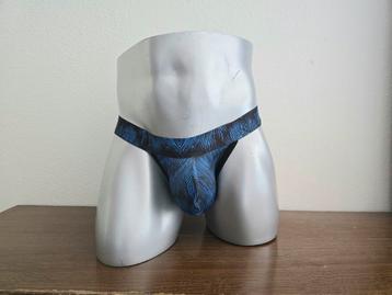 Blauwe String beschikbaar voor biedingen