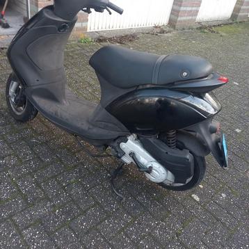 Scooter piaggio zip zwart 2010 4 takt beschikbaar voor biedingen