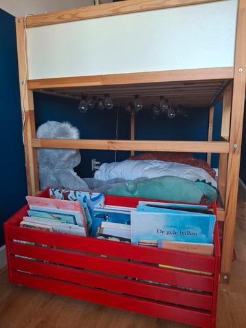 Ivar opberbak op wielen / boekenkast / boekenkist beschikbaar voor biedingen