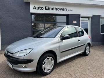 Peugeot 206 1.4 XT 3Drs,Automaat,Airco,Trekh 2003 €2895,- beschikbaar voor biedingen