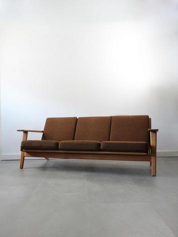 Vintage Deense 3-zits sofa door Hans J. Wegner voor Getama beschikbaar voor biedingen