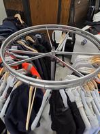 Kledingrekken rond 4 stuks 3 dezelfde 1 andere uit winkel, Kleding | Dames, Ophalen, Met wielen, Gebruikt