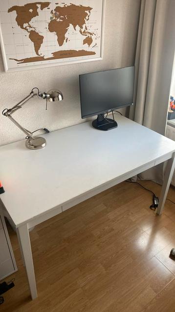 Bureau 130x74x73 met lade