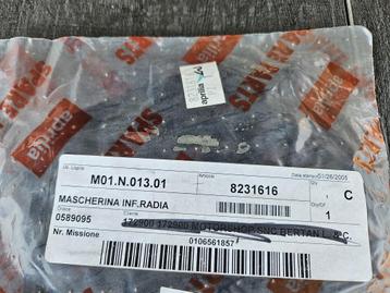 Voorkap Gril / Rooster  Aprilia Sr Max O.M NIEUW  8231616 beschikbaar voor biedingen