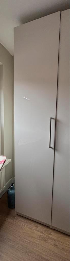 Witte kleding kast Pax, IKEA, 4 jaar oud, Huis en Inrichting, Kasten | Kledingkasten, Zo goed als nieuw, 200 cm of meer, 50 tot 100 cm