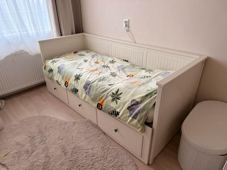 2x hemnes uitschuifbed + 4 matrassen, Huis en Inrichting, Slaapkamer | Bedden, Zo goed als nieuw, Tweepersoons, 80 cm, 200 cm