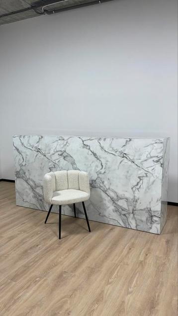 Kassabalie / toonbank beschikbaar voor biedingen