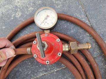 GASbrander met goede drukregelaar en gasslang  beschikbaar voor biedingen
