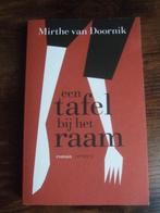 een tafel bij het raam - Mirthe van Doornik, Ophalen of Verzenden, Gelezen