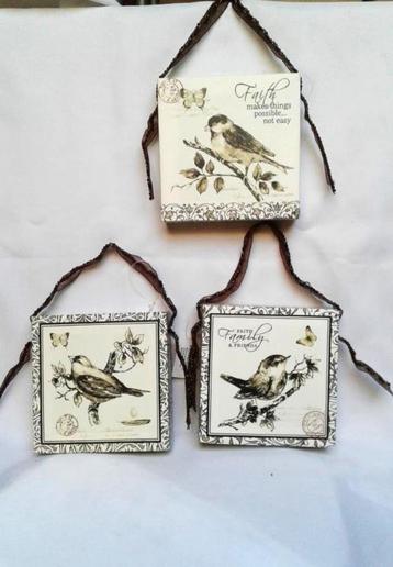 Decoratief, leuk tekst lijstje, prentje met Vogel, wit zwart beschikbaar voor biedingen