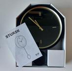 Ikea - STURSK - Wandklok Zwart/Goud (incl. verpakking), Ophalen of Verzenden, Nieuw, Analoog, Wandklok