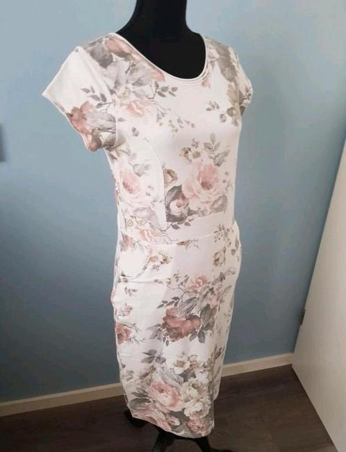 Mooie witte jurk met bloemenprint, maat S, Kleding | Dames, Jurken, Zo goed als nieuw, Maat 36 (S), Overige kleuren, Knielengte