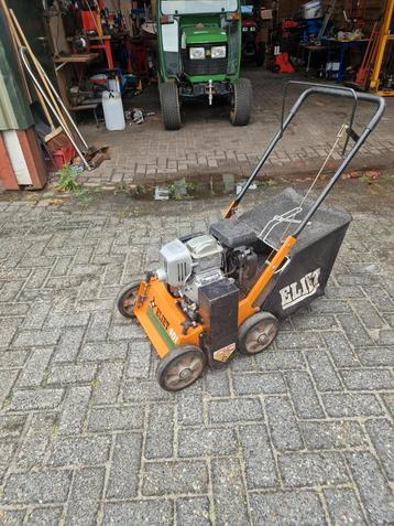 Eliet 401 verticuteermachine  beschikbaar voor biedingen