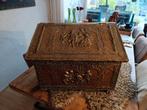 Oude Koperen Kist met Reliëf, Antiek en Kunst, Antiek | Koper en Brons, Ophalen of Verzenden