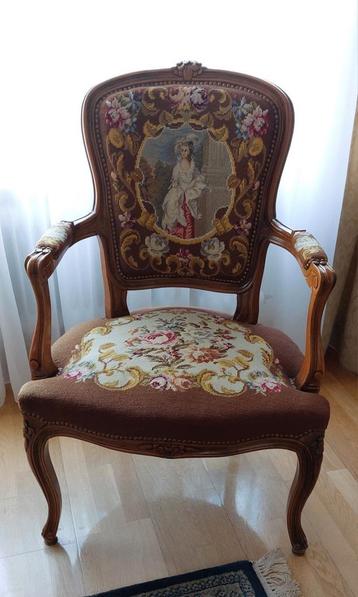 Barok stoeltje, geborduurd, Louis XV beschikbaar voor biedingen
