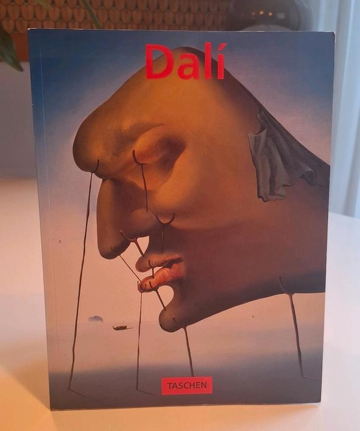 Salvador Dalí - Taschen Boek, Boeken, Kunst en Cultuur | Beeldend, Ophalen of Verzenden