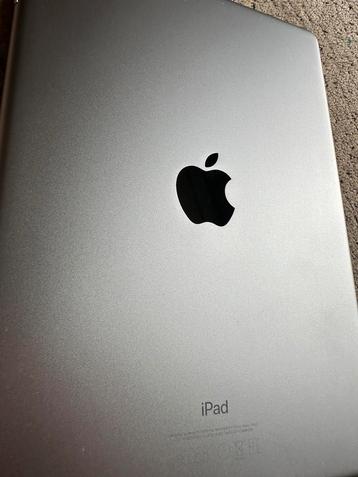 Ipad 5e generatie 32 GB incl. oplaadkabel / donkergrijs beschikbaar voor biedingen