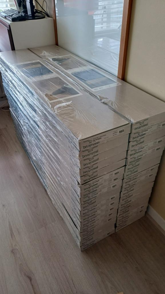 Bruynzeel laminaat Extra Breed Waterbestend lief lichtgrijs, Doe-het-zelf en Verbouw, Vloerdelen en Plavuizen, Zo goed als nieuw