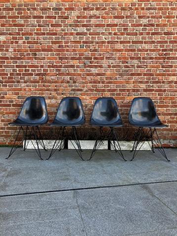 Eames Side Chairs Vitra beschikbaar voor biedingen