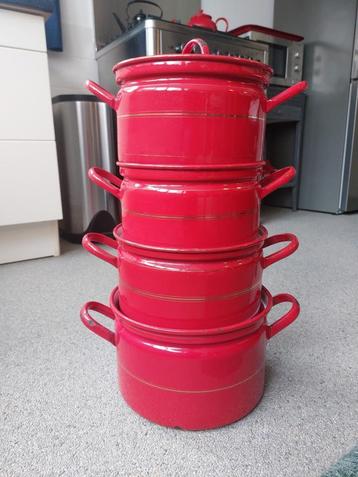 Pannenset, geëmailleerd (Vintage) beschikbaar voor biedingen